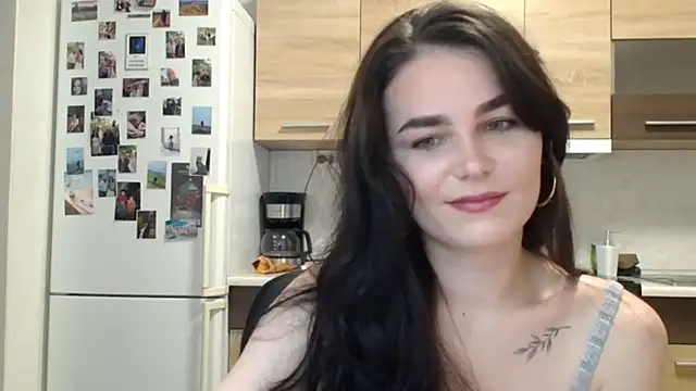 Snapshot of Silviaa_a chatting on December 19, 2025, 7:54 pm Silviaa a online show from December 19, 2025, 7:54 pm