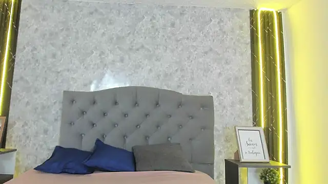 Snapshot of GiannaSlimJB chatting on February 6, 2026, 7:06 pm GiannaSlimJB online show from February 6, 2026, 7:06 pm