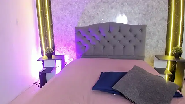 Snapshot of GiannaSlimJB chatting on February 26, 2026, 7:35 pm GiannaSlimJB online show from February 26, 2026, 7:35 pm