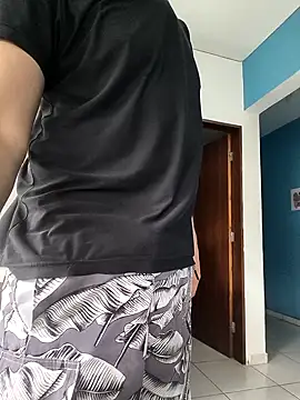 Snapshot of mikeara90 chatting on October 7, 2025, 12:46 pm mikeara90 online show from October 7, 2025, 12:46 pm