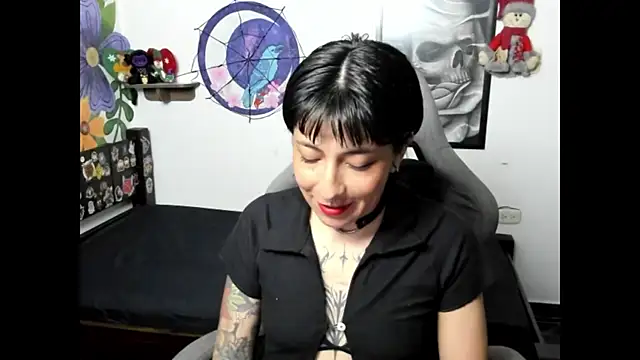 Snapshot of Luna0ciaran chatting on December 20, 2025, 6:20 am Luna0ciaran online show from December 20, 2025, 6:20 am