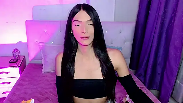 Snapshot of x_isabella_x chatting on April 22, 2026, 5:21 am x isabella x online show from April 22, 2026, 5:21 am