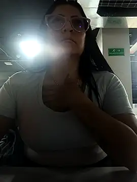 Romina693 online show from November 23, 2025, 6:13 am