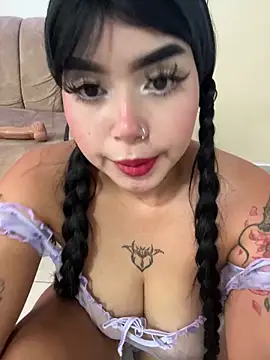Snapshot of lucialauper_ chatting on June 21, 2026, 10:56 pm lucialauper online show from June 21, 2026, 10:56 pm