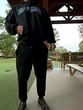 Snapshot of cyclone1212 chatting on November 3, 2025, 11:33 am cyclone1212 online show from November 3, 2025, 11:33 am