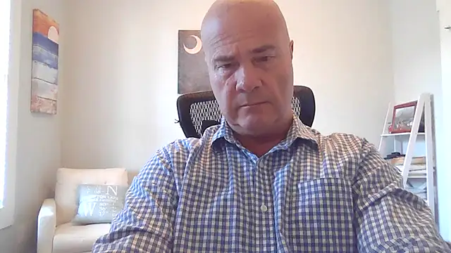 Snapshot of cyclone1212 chatting on November 17, 2025, 8:58 pm cyclone1212 online show from November 17, 2025, 8:58 pm