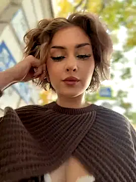 KellyKeler online show from November 6, 2025, 1:01 pm