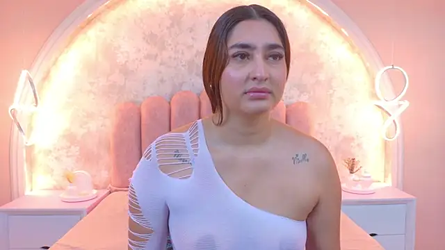 Snapshot of JasmineRhodes chatting on October 28, 2025, 12:52 pm JasmineRhodes online show from October 28, 2025, 12:52 pm