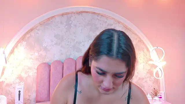 Snapshot of JasmineRhodes chatting on November 22, 2025, 1:32 pm JasmineRhodes online show from November 22, 2025, 1:32 pm