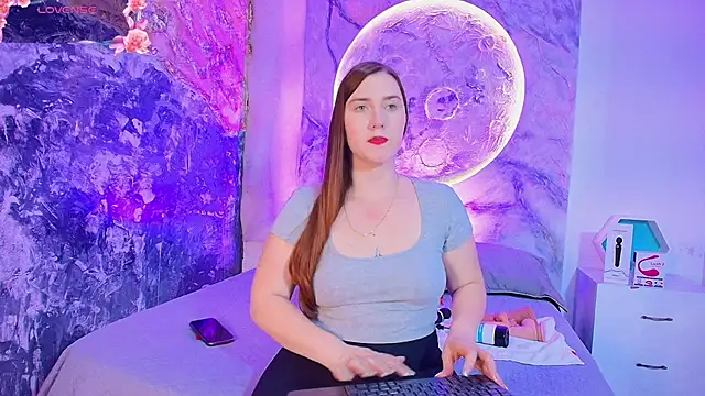 Snapshot of KrystalEvans chatting on September 8, 2025, 8:08 pm KrystalEvans online show from September 8, 2025, 8:08 pm