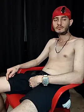 Snapshot of bigcockwhite777 chatting on December 4, 2025, 7:55 pm bigcockwhite777 online show from December 4, 2025, 7:55 pm