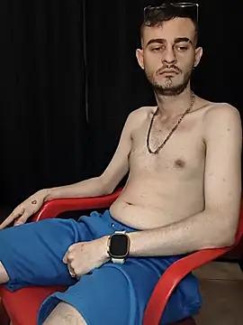 Snapshot of bigcockwhite777 chatting on December 16, 2025, 10:37 pm bigcockwhite777 online show from December 16, 2025, 10:37 pm