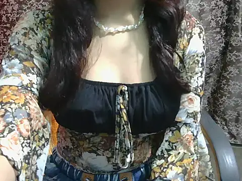 Snapshot of lovely_soniya chatting on April 1, 2026, 6:25 am lovely soniya online show from April 1, 2026, 6:25 am