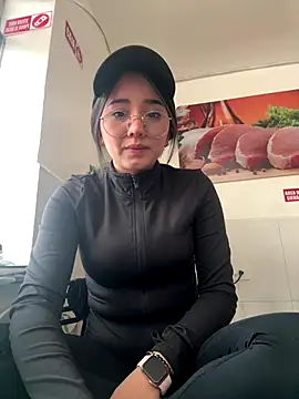 Snapshot of Michelle_Zoe chatting on November 6, 2025, 9:59 pm Michelle Zoe online show from November 6, 2025, 9:59 pm