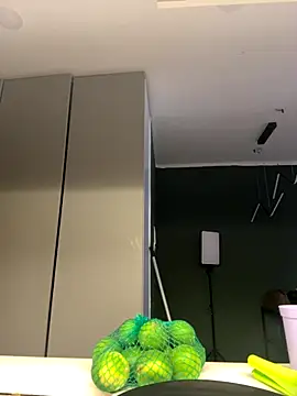 Snapshot of Michelle_Zoe chatting on November 14, 2025, 5:06 am Michelle Zoe online show from November 14, 2025, 5:06 am