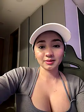 Snapshot of Michelle_Zoe chatting on December 19, 2025, 10:39 pm Michelle Zoe online show from December 19, 2025, 10:39 pm