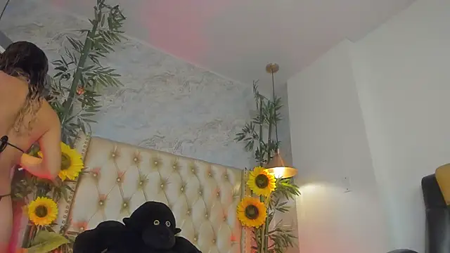 LittleeJaz online show from December 21, 2025, 4:08 am