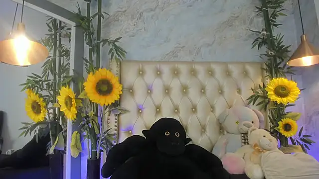 LittleeJaz online show from May 24, 2026, 3:11 am