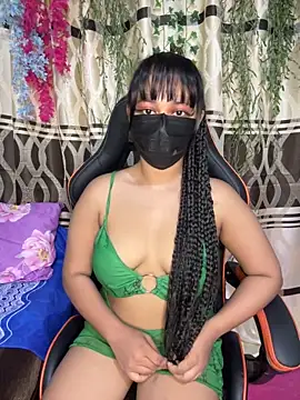 Ariana  Marie online show from November 17, 2025, 10:54 am