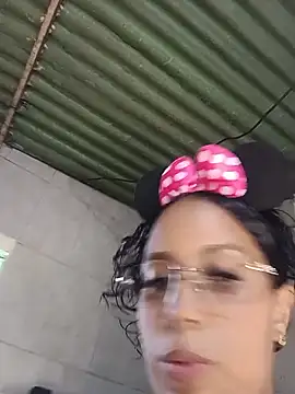 Fernanda30 online show from May 11, 2026, 9:23 pm
