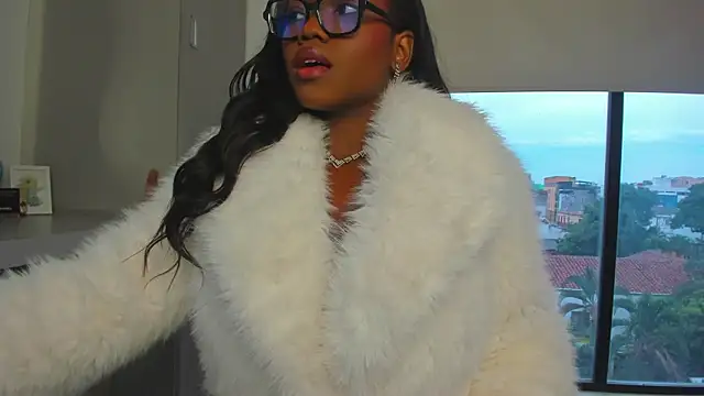 ParisSalvatore online show from October 26, 2025, 1:17 pm