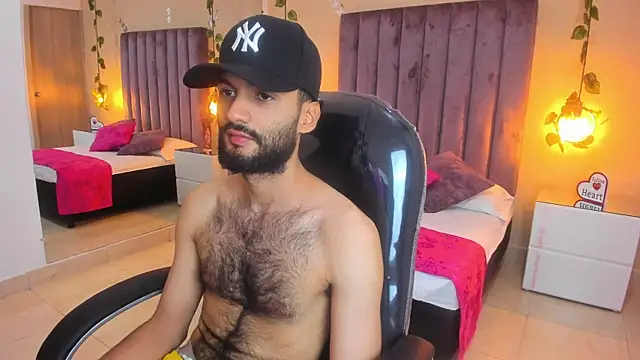 Snapshot of Ryan_Jackson_ chatting on October 31, 2025, 4:02 am Ryan Jackson online show from October 31, 2025, 4:02 am