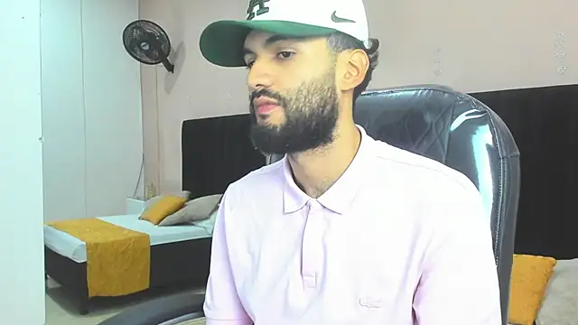 Snapshot of Ryan_Jackson_ chatting on November 12, 2025, 5:52 am Ryan Jackson online show from November 12, 2025, 5:52 am