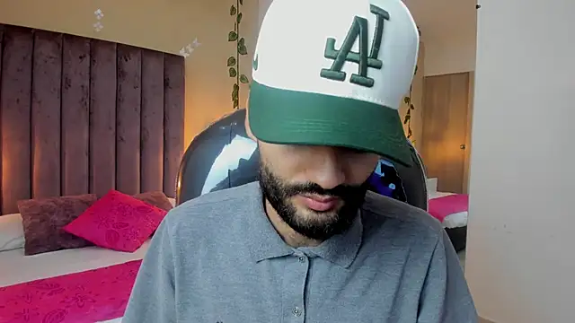 Snapshot of Ryan_Jackson_ chatting on December 19, 2025, 11:56 pm Ryan Jackson online show from December 19, 2025, 11:56 pm