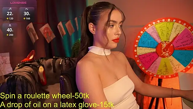 EmiliyaRoude online show from September 20, 2025, 1:01 pm