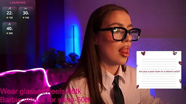 EmiliyaRoude online show from November 18, 2025, 12:31 pm