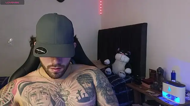 Snapshot of Ades_Lowe chatting on March 3, 2026, 5:02 am Ades Lowe online show from March 3, 2026, 5:02 am