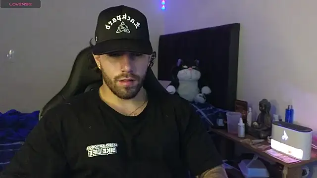 Snapshot of Ades_Lowe chatting on March 6, 2026, 5:26 am Ades Lowe online show from March 6, 2026, 5:26 am