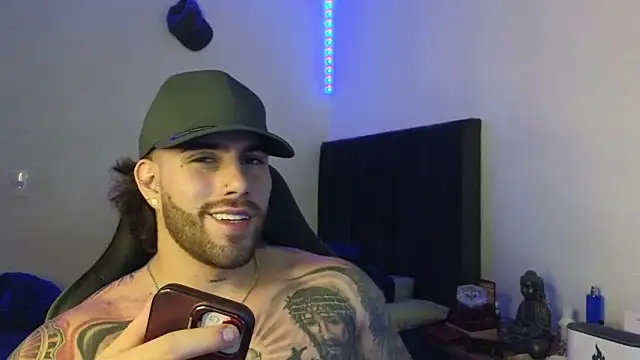 Snapshot of Ades_Lowe chatting on March 17, 2026, 4:50 am Ades Lowe online show from March 17, 2026, 4:50 am