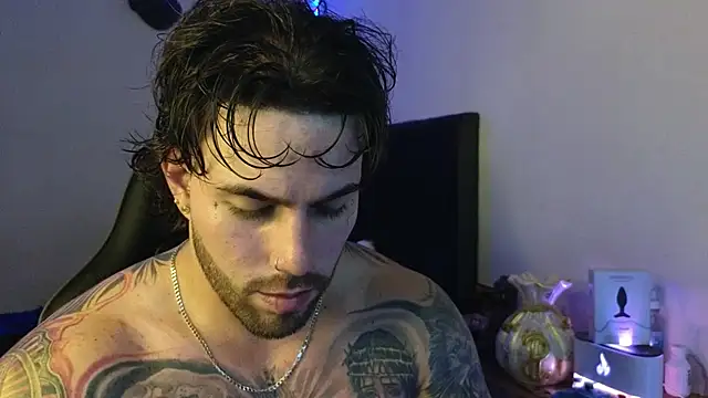 Snapshot of Ades_Lowe chatting on April 1, 2026, 4:57 am Ades Lowe online show from April 1, 2026, 4:57 am