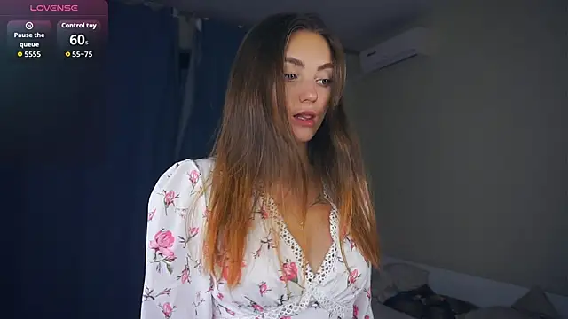 LoraDavi online show from October 22, 2025, 7:08 am