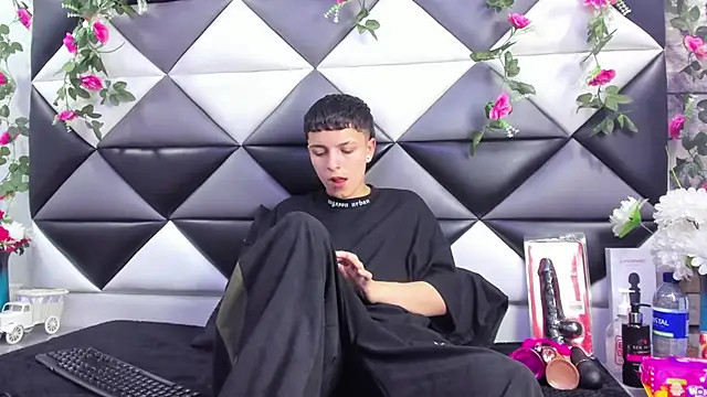 Snapshot of Megan_Thompson_ chatting on September 28, 2025, 2:06 am Megan Thompson online show from September 28, 2025, 2:06 am