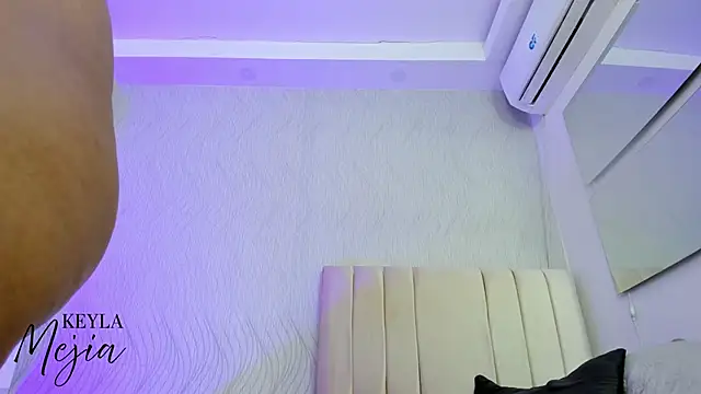 Snapshot of keyla_mejia chatting on November 23, 2025, 12:05 pm keyla mejia online show from November 23, 2025, 12:05 pm