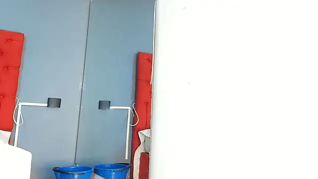 Snapshot of keyla_mejia chatting on December 21, 2025, 12:01 pm keyla mejia online show from December 21, 2025, 12:01 pm