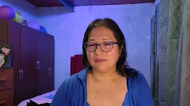 scarlett widow  online show from December 19, 2025, 3:46 am