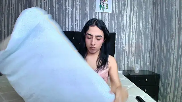 Alicee Moonn online show from October 28, 2025, 7:38 pm