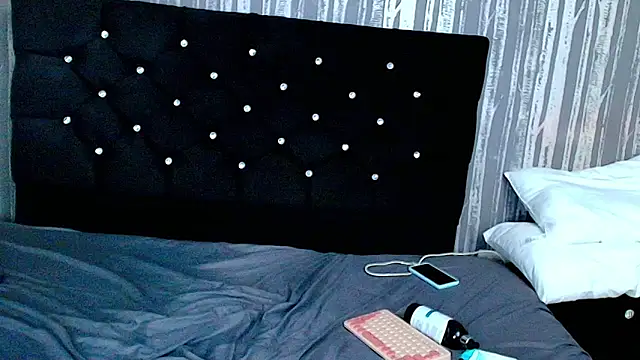 Alicee Moonn online show from February 24, 2026, 9:02 pm