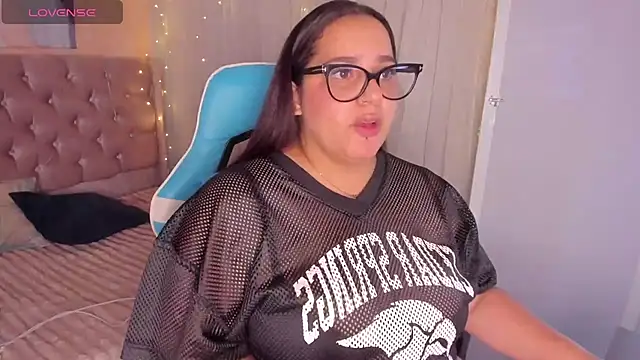 Snapshot of artemisa19 chatting on November 25, 2025, 4:45 am artemisa19 online show from November 25, 2025, 4:45 am