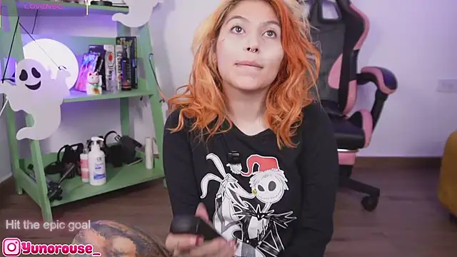 Snapshot of YunoRose_ chatting on November 1, 2025, 3:52 am YunoRose online show from November 1, 2025, 3:52 am