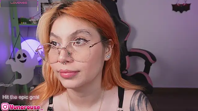 Snapshot of YunoRose_ chatting on November 10, 2025, 6:12 am YunoRose online show from November 10, 2025, 6:12 am