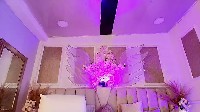 Snapshot of satin_queen chatting on March 5, 2026, 11:50 am satin queen online show from March 5, 2026, 11:50 am