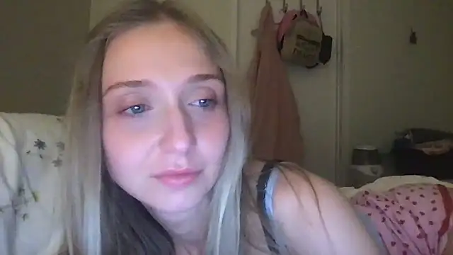 Snapshot of rose_puzzy69 chatting on February 7, 2026, 1:53 am rose puzzy69 online show from February 7, 2026, 1:53 am