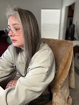 Snapshot of Alix_Valentine chatting on February 3, 2026, 6:13 pm Alix Valentine online show from February 3, 2026, 6:13 pm