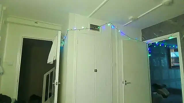 Snapshot of MilkyMarie1 chatting on December 5, 2025, 9:51 am MilkyMarie1 online show from December 5, 2025, 9:51 am