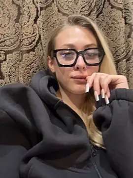 Snapshot of ChristyMarshall chatting on October 28, 2025, 10:01 pm ChristyMarshall online show from October 28, 2025, 10:01 pm