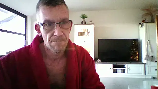 Kevinhot38 online show from December 15, 2025, 10:08 am